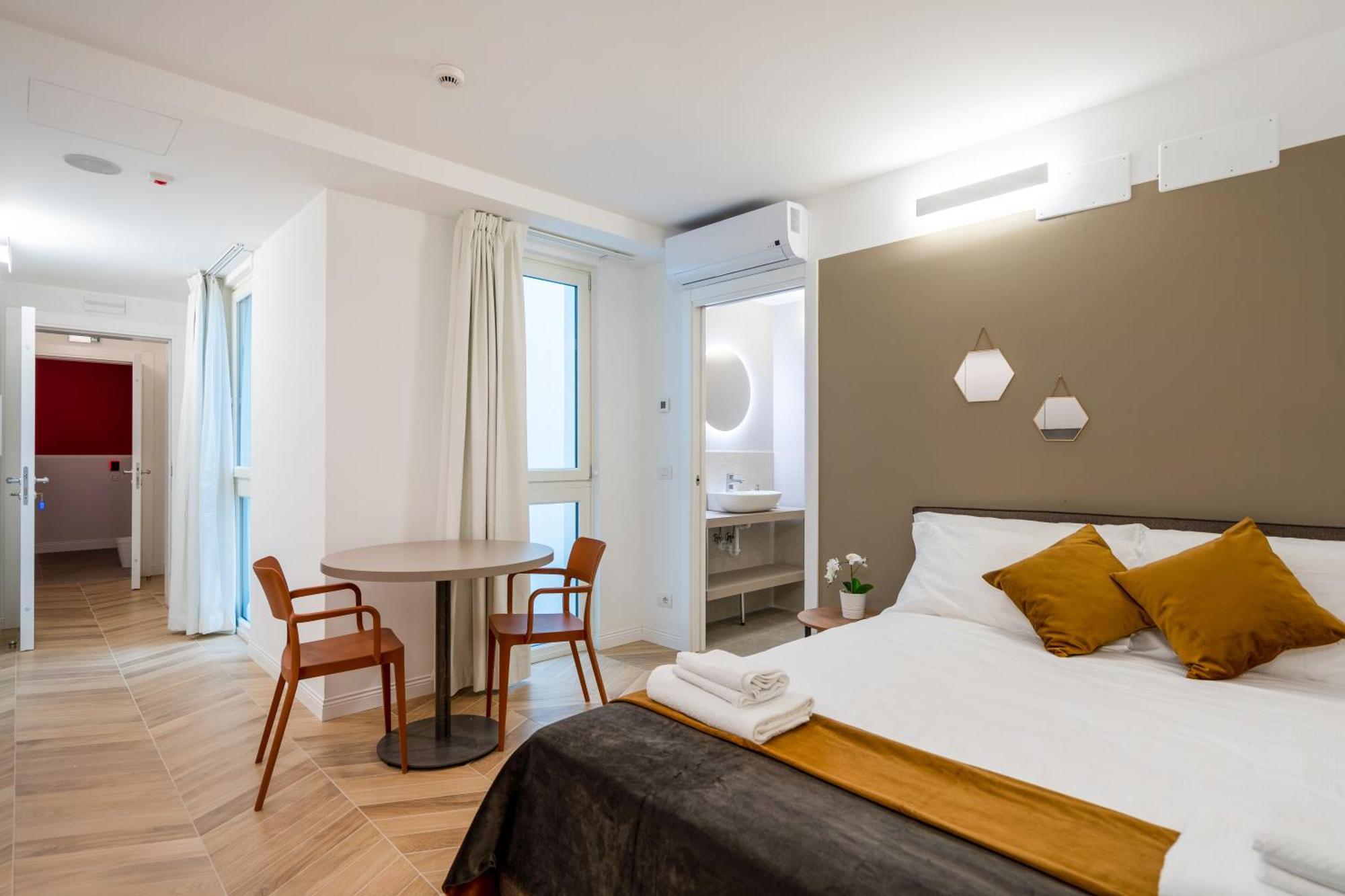 Domo Premium Apartments - Trieste Mazzini ภายนอก รูปภาพ