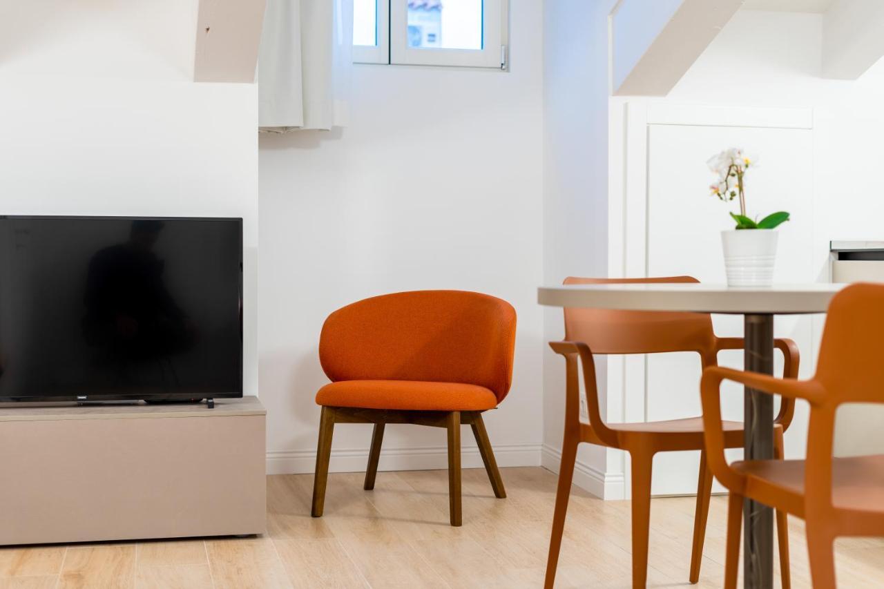 Domo Premium Apartments - Trieste Mazzini ภายนอก รูปภาพ